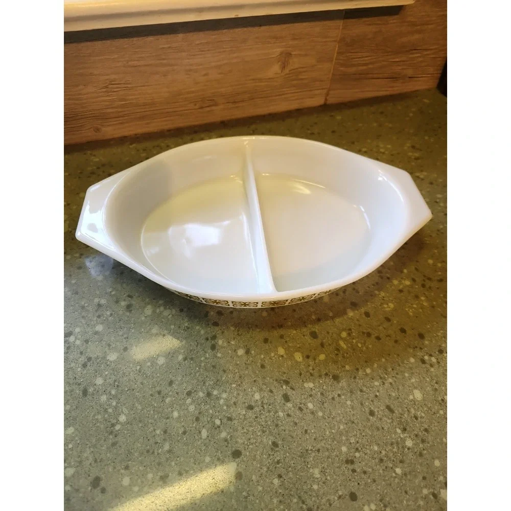 Vintage Pyrex Verde Floral 1 Quart Divided Casserole Dish Avocado Green